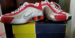 Nike Shox R4